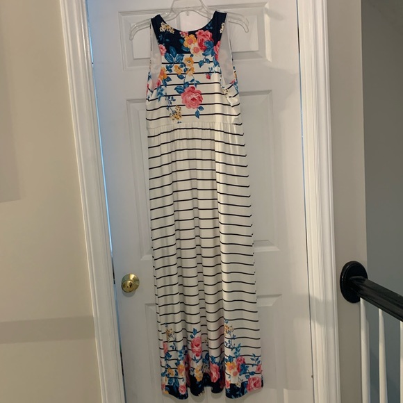 Boutique Maxi Dress - Picture 3 of 3